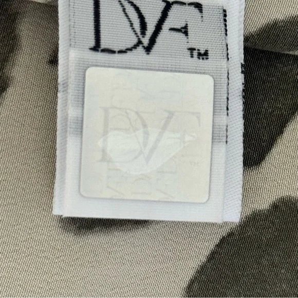 Diane Von Furstenberg Prita silk shirt dress leopard animal print. 100% Silk - Picture 11 of 15